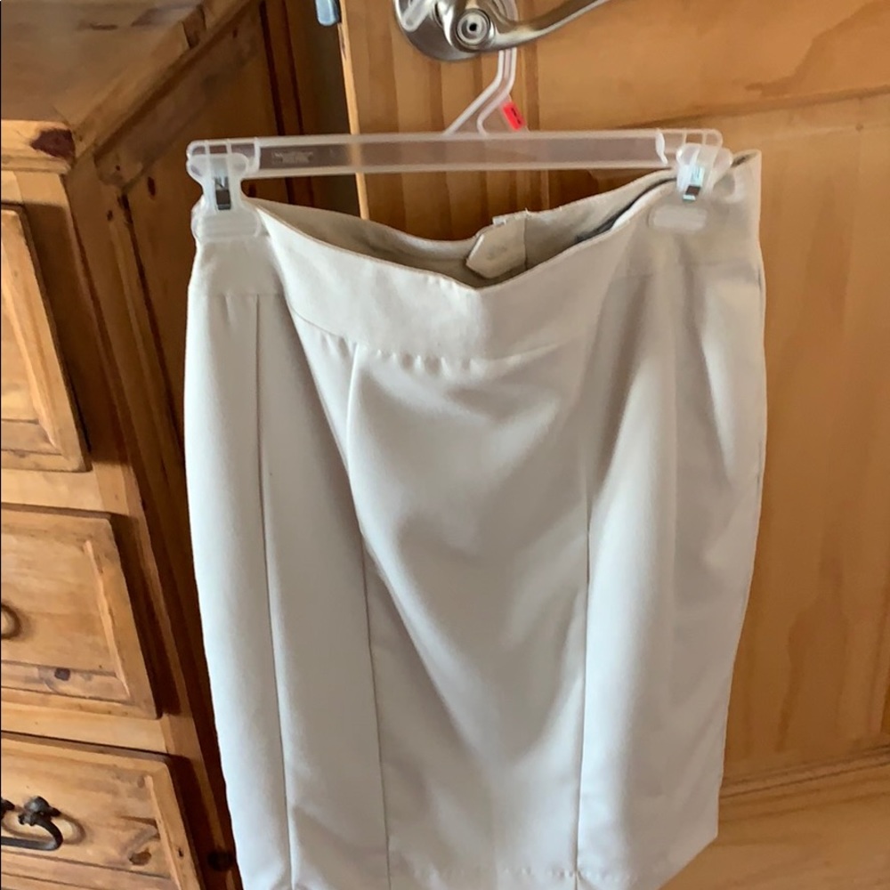 Nice cream pencil fit skirt